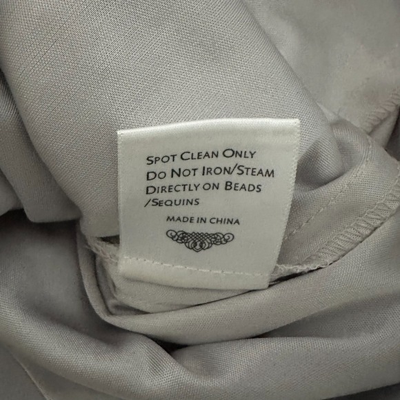 Sue Wong Platinum Embroidered Mesh Overlay Cocktail Dress Women's Size 6 - Picture 9 of 9